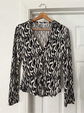 Zenobia Black & Cream Wavy-Print Long Sleeve Button-Front Shirt